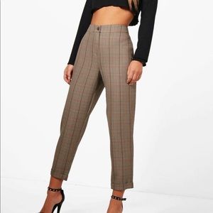 💼 Boohoo Petite Plaid Pants 💼